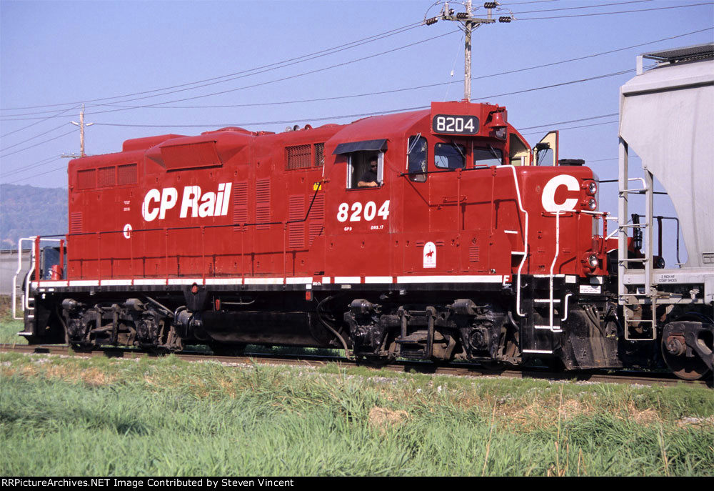 CP Rail GP9u #8204